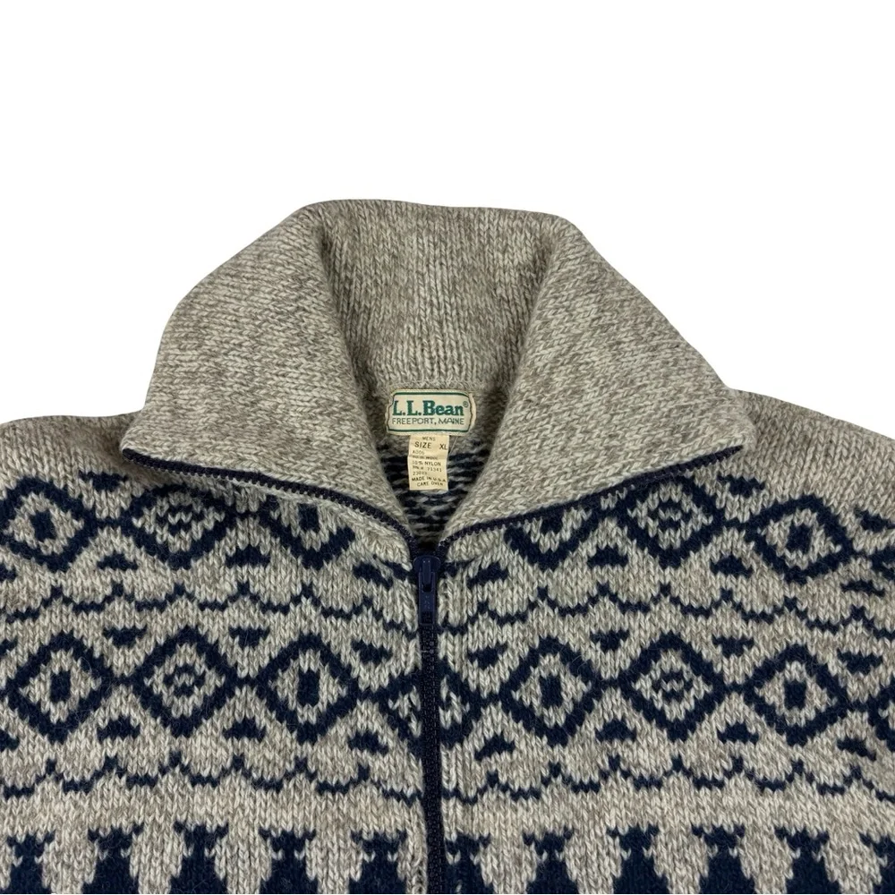 LL Bean Vtg Script Logo Lambs Wool Print Sweater Vintage USA XL Vintage